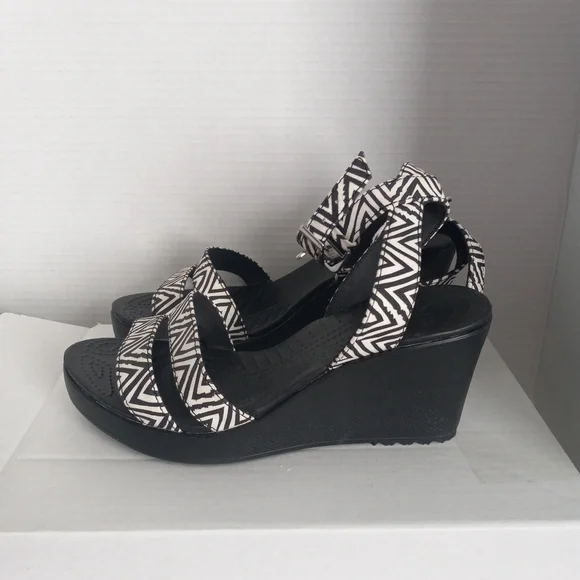 Crocs Black and White Patterned Wedge Platform Sandals Anckle Strap Sz 10w - Picture 10 of 12
